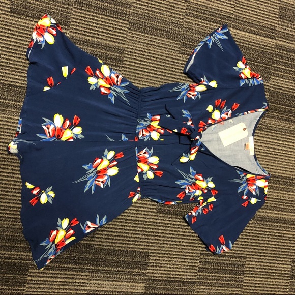 Adorable floral romper - Picture 5 of 5